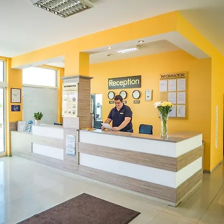 Apart Otel Clara 3*