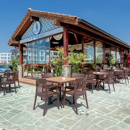 Clara Aparthotel Burgas City